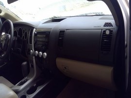 2008 TOYOTA TUNDRA, WHITE,  SR5 MODEL, EXTD CAB, 5.7L, AT, 2WD.  Z26475